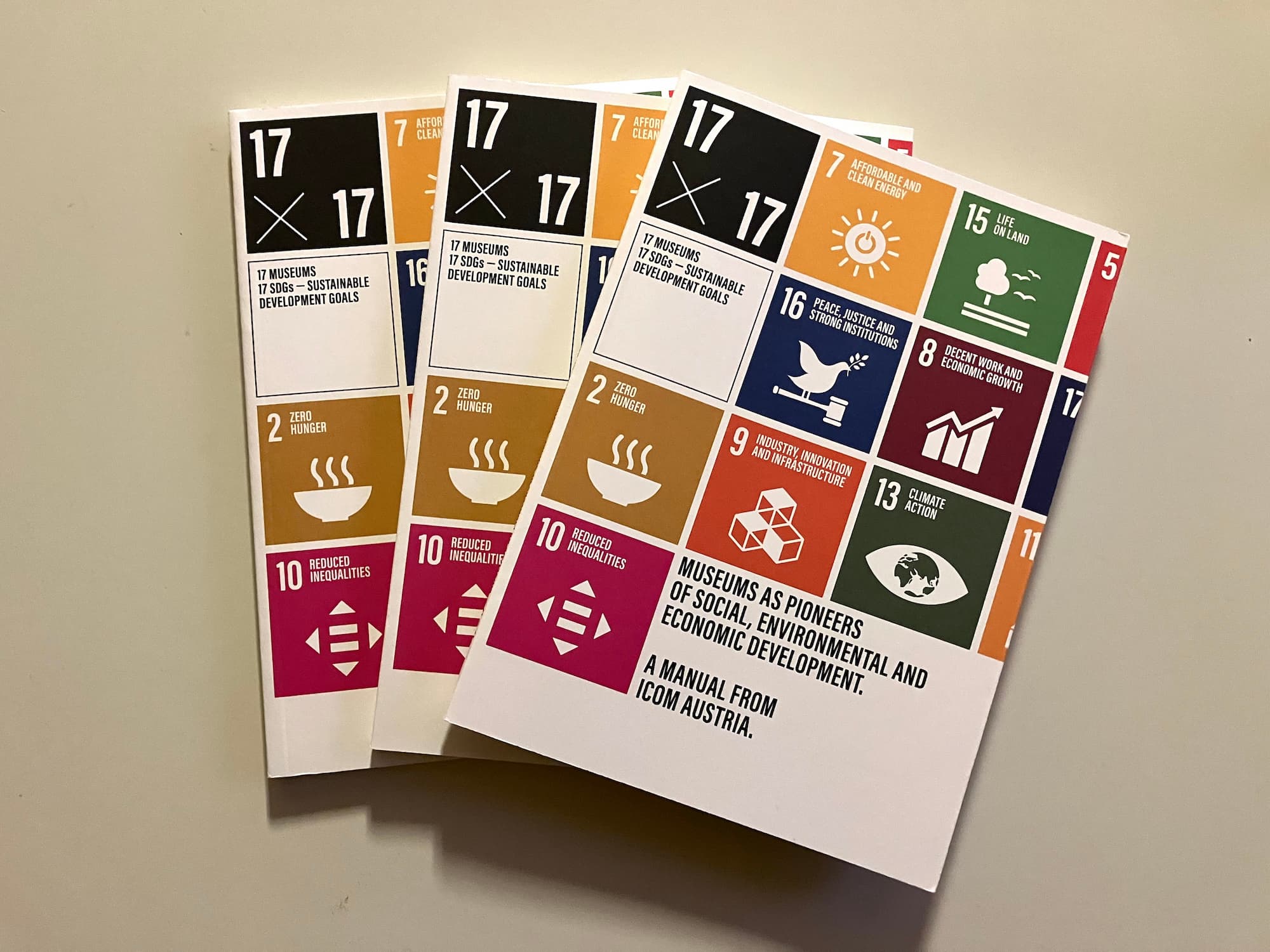 Cover 17x17 engl opt